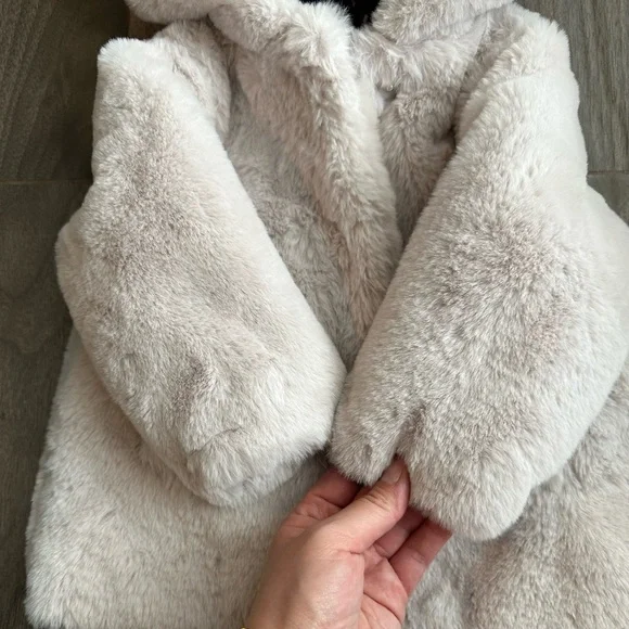 ZARA Kids Furry Coat Size 12-18 Months - Picture 7 of 14